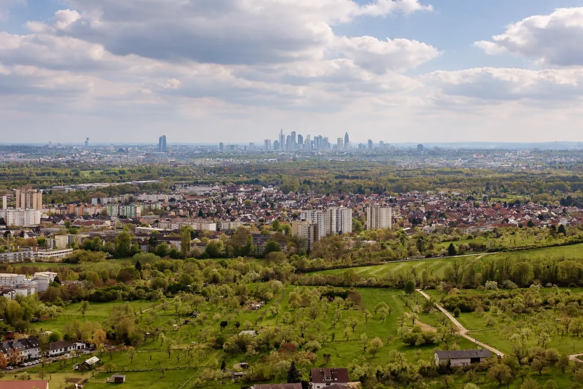 Blick von Maintal-Hochstadt nach Frankfurt am Main